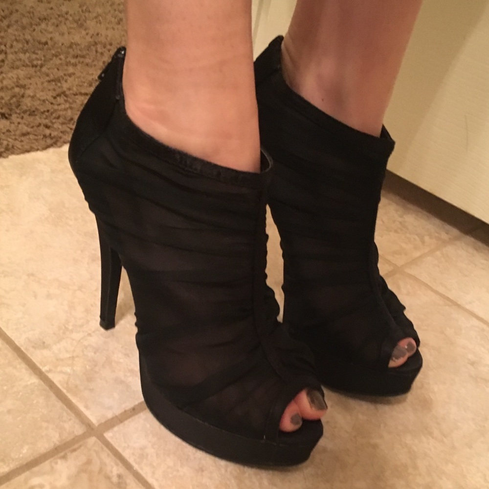 Chinese Laundry Sheer Pumps